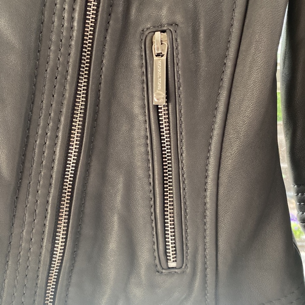 Michael Kors leather jacket. Size S. Very good condition. Butter soft - Picture 3 of 9